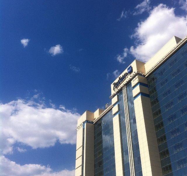 В Челябинске открылся летний ресторан Veranda by Radisson